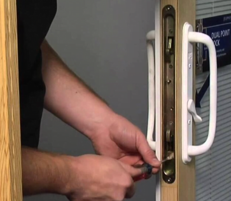 Åpning av lås i larvik